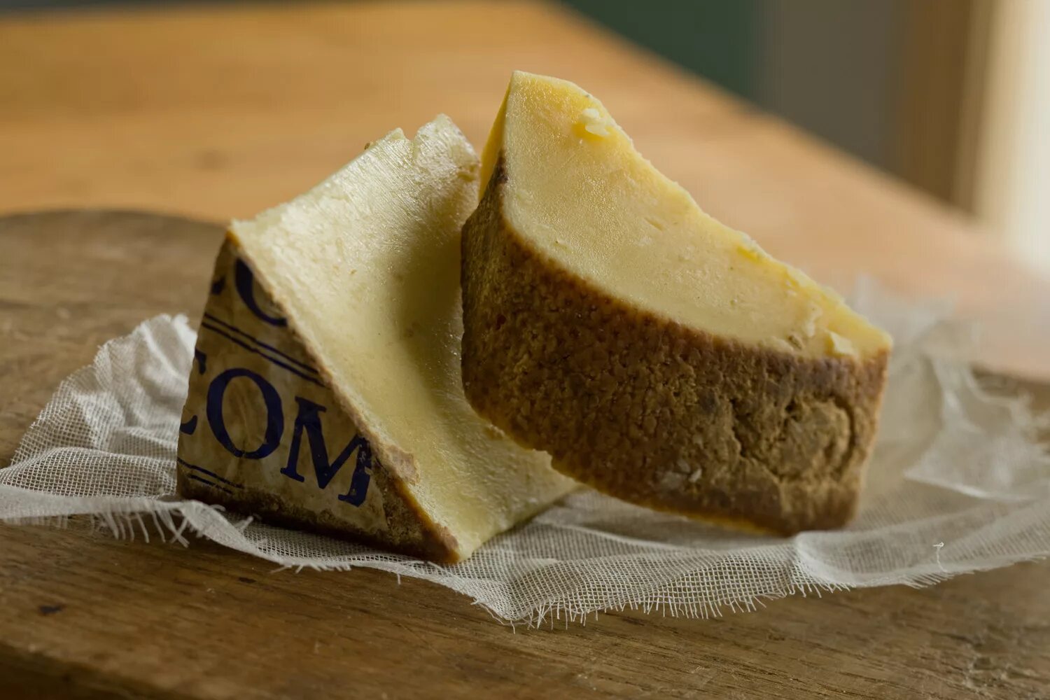 Сыр Комте. Сыр Конте. Сыр Comte Франция. Французский сыр Комте.
