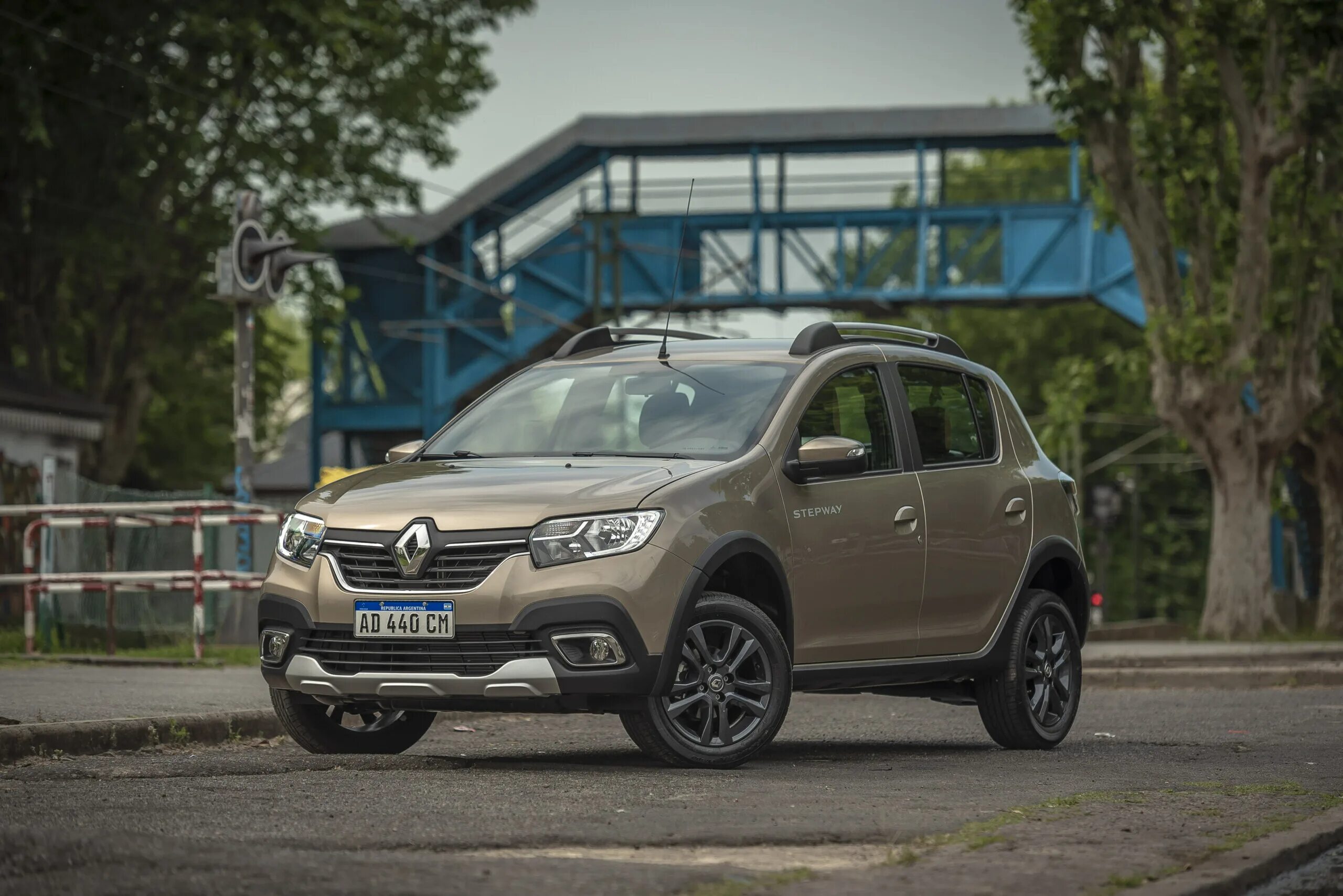 Renault Sandero Stepway Techroad: лимитка на минималках - "Тест-драйвы" на DRIVE