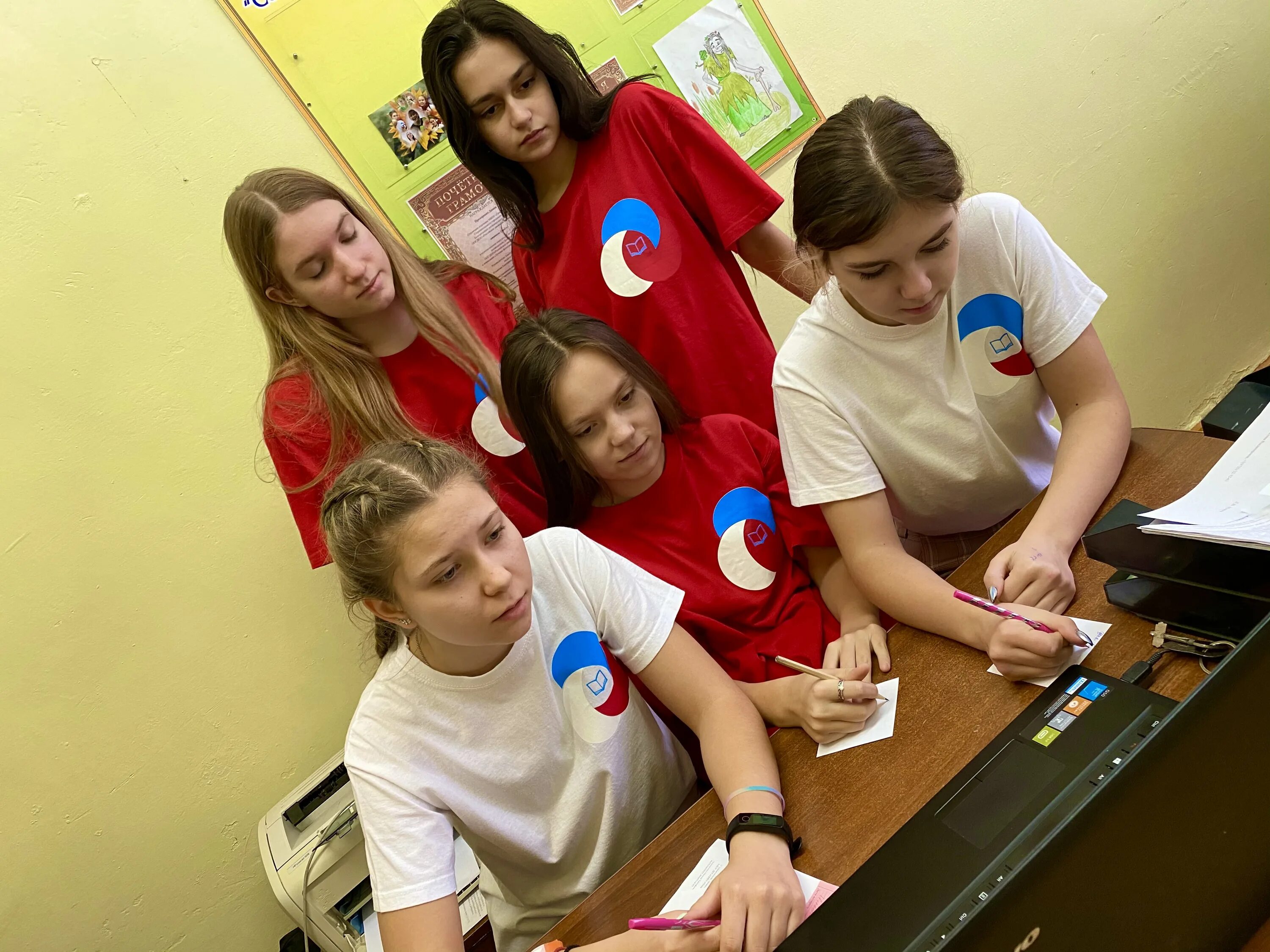 волонтеры знания. группа волонтеров. флагманы образования волонтеры. волонтеры знания. школа педагогики двфу.