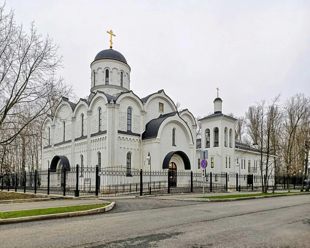 Храм святого владимира в тушино. Храм Николая Чудотворца в Тушино. Храм святителя Николая на лодочной в Тушино. Храм святителя Николая Чудотворца в Тушине. Храм Николая угодника в Тушино.