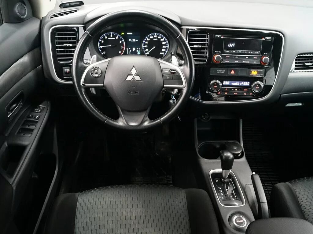 митсубиси аутлендер 2017 салон. сколько ходит аутлендер 3. Mitsubishi outlander iii рестайлинг 2 салон. Mitsubishi outlander 2019 interior. Mitsubishi outlander iii рестайлинг 3 салон.