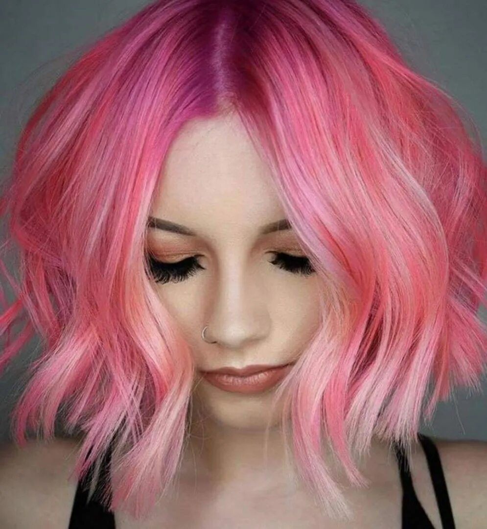 Пинк Хеир. Розовые волосы. Розовое окрашивание на короткие волосы. Каре блонд с розовыми прядями.