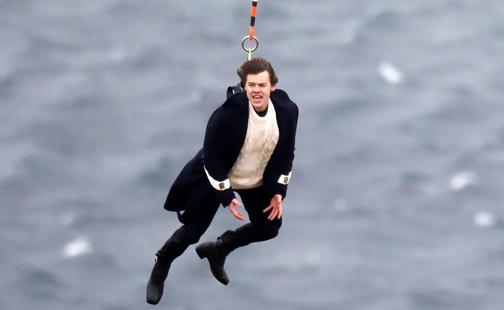 Harry Styles sign of the times. Sing of the times