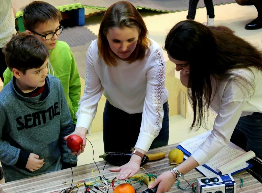 Робофест иваново. Кружок электроники для детей. Робототехника иваново. Соревнования по робототехнике. Робототехника иваново.