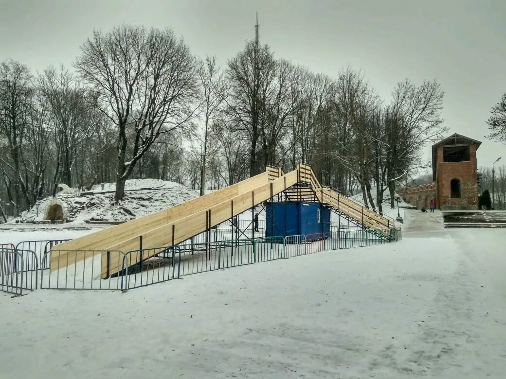 Парк звездный смоленск стабна. Большие горки в смоленске. Смоленская горка. Смоленская горка. Смоленская горка.