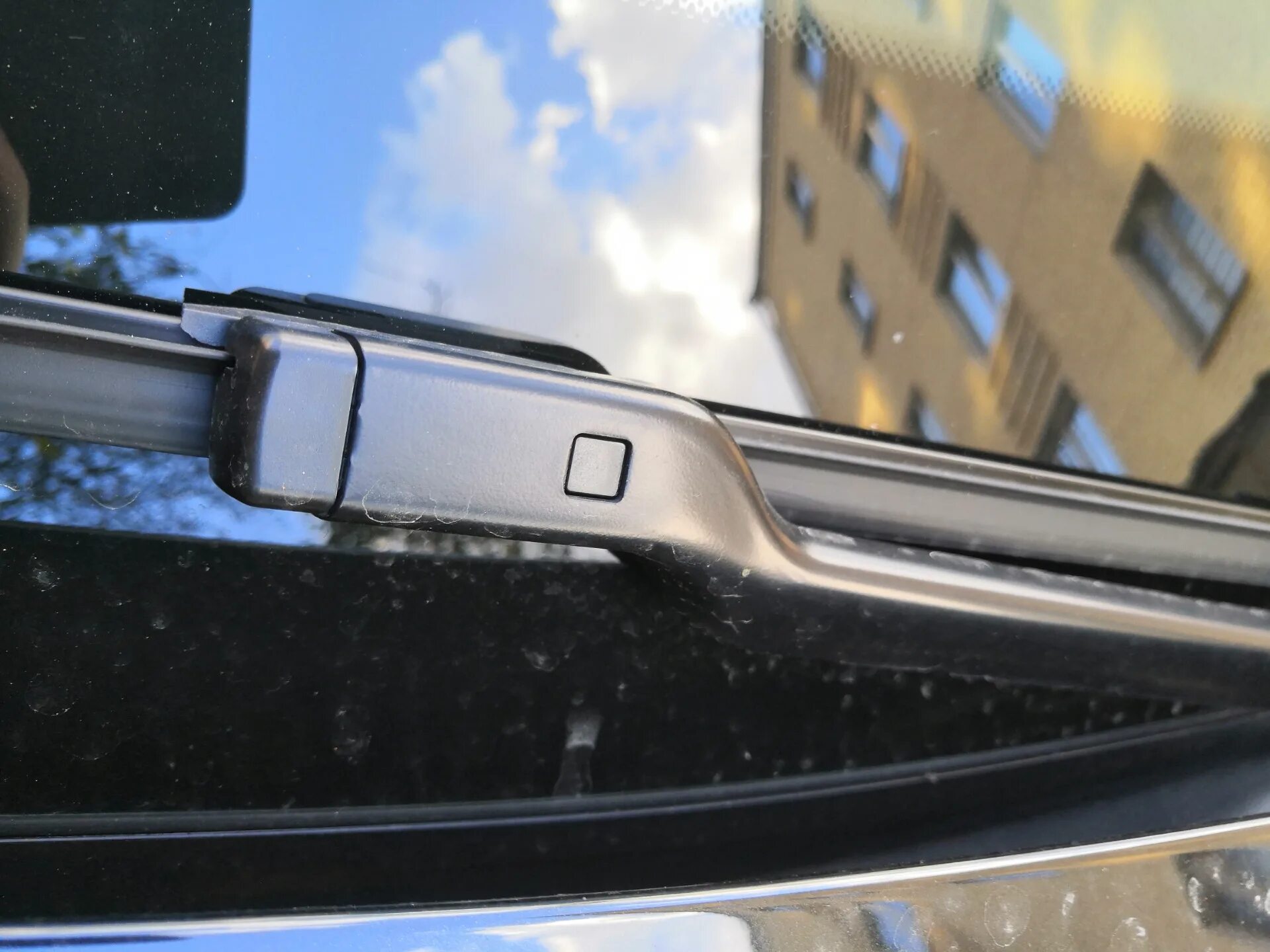 Bmw щетки f32 4er. Щетки стеклоочистителя бмв g20. Дворники бмв g30. Дворники бмв g30. Щетки стеклоочистителя 61612447932 bmw x1.