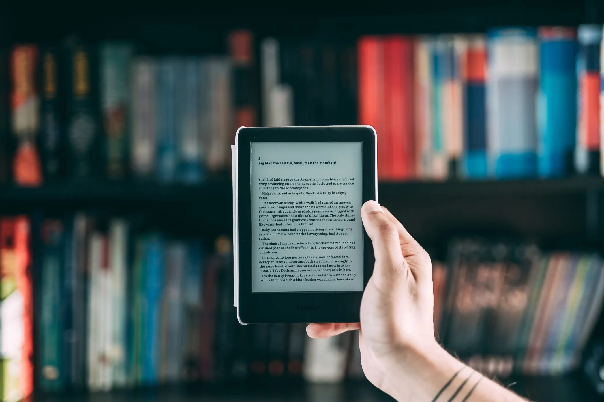 Видео версия книги. Цифровая версия книг. Планшет книга. Видео версия книги. Бумажная и электронная книга.