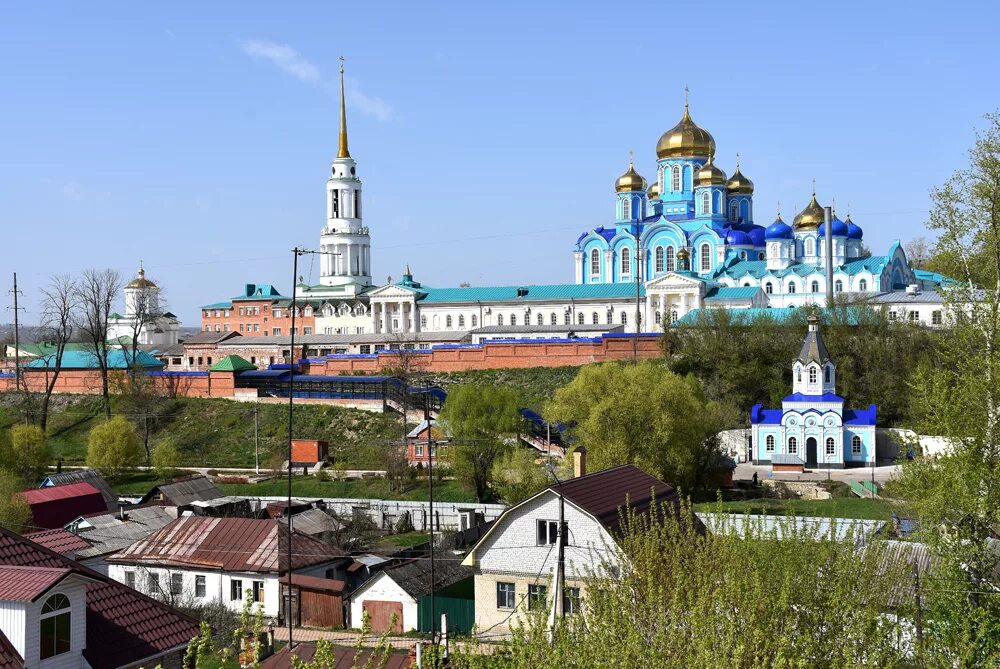 Задонский Богородицкий монастырь. Задонский монастырь мужской монастырь. Г Задонск Липецкая область мужской монастырь. Задонский Рождество-Богородицкий монастырь.