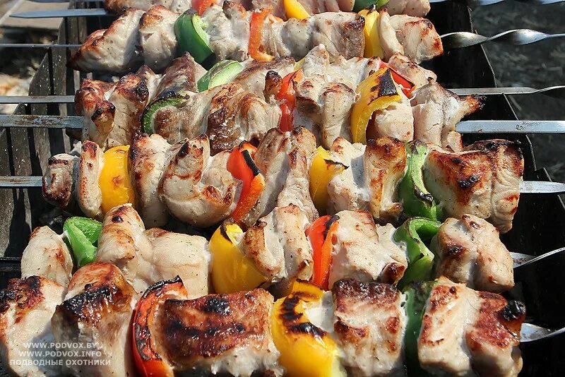 Шашлычки из семги. Карп на углях. Шашлык из сазана. Шашлык сазана на мангале. Шашлык из сазана на мангале.