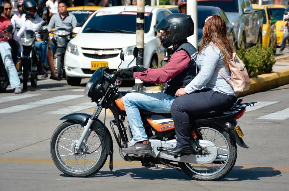 Мототакси пхукет. Ei moto taxi песня. Мотоцикл такси. Ei moto taxi песня. Moto taxi his\.
