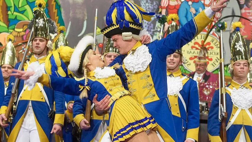 Праздник дня европы. Кельнский карнавал. Карнавал в Кельне костюмы. Карнавал в Кёльне. Костюмы на Кельнском карнавале.