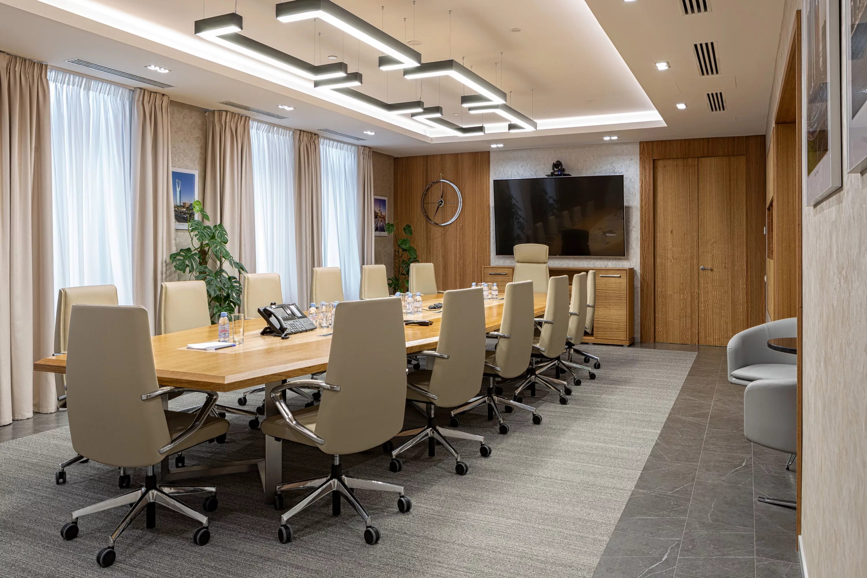 Переговорная комната москва сити. Офисы недвижимости москвы. Skylight москва. Офисы недвижимости москвы. The офис.