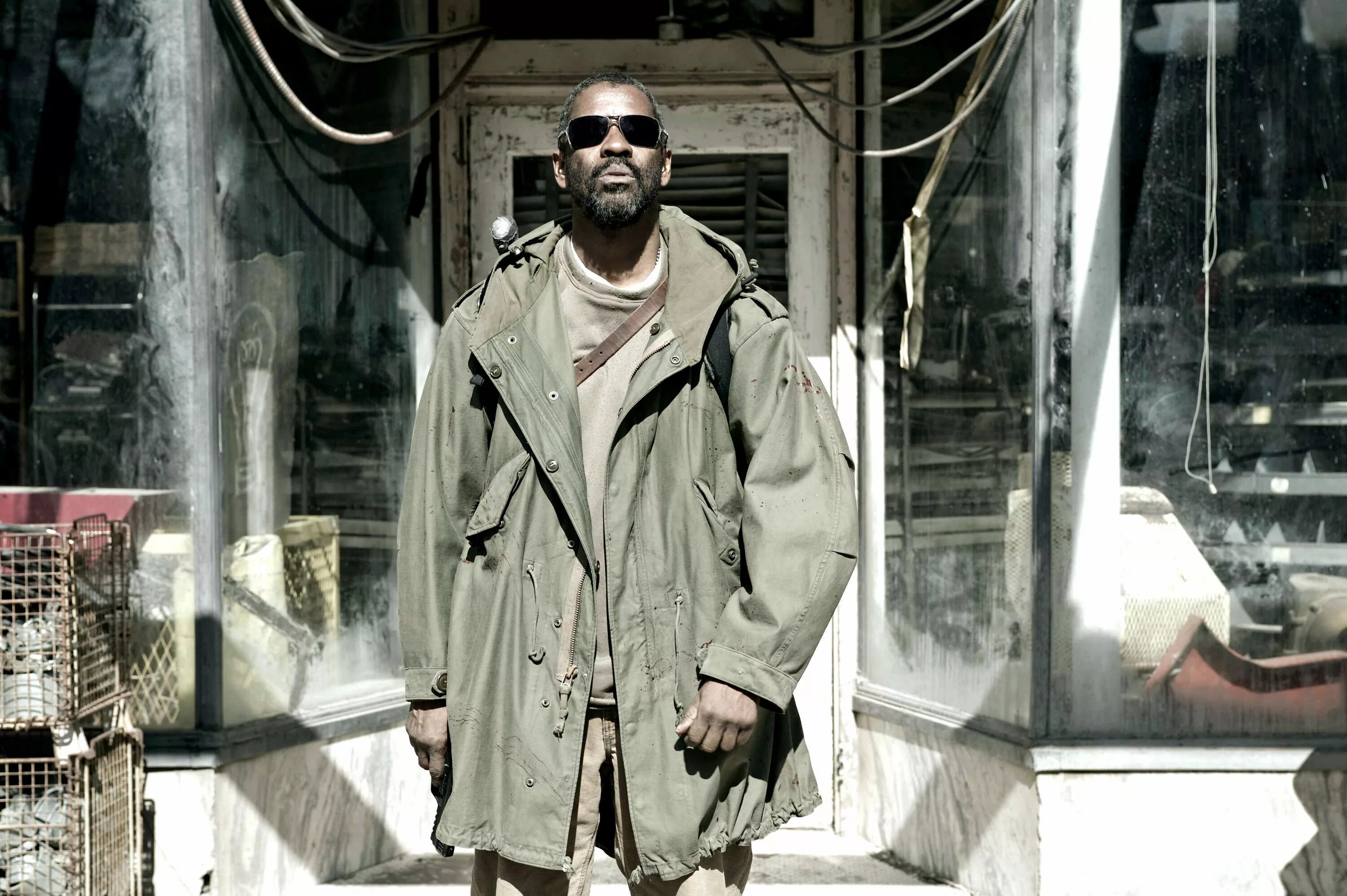 Дензел вашингтон книга илая. Книга илая. Кто такой илай. Кто такой илай. Джон дэвид вашингтон книга илая.