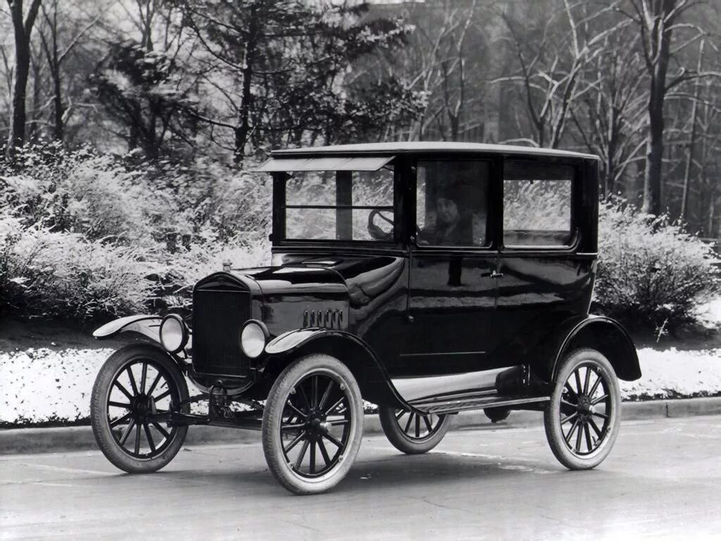 Первые серийные автомобили. Форд модель т 1908 Лиззи. 1923 Ford model t Tudor sedan. Ford model t 1923.