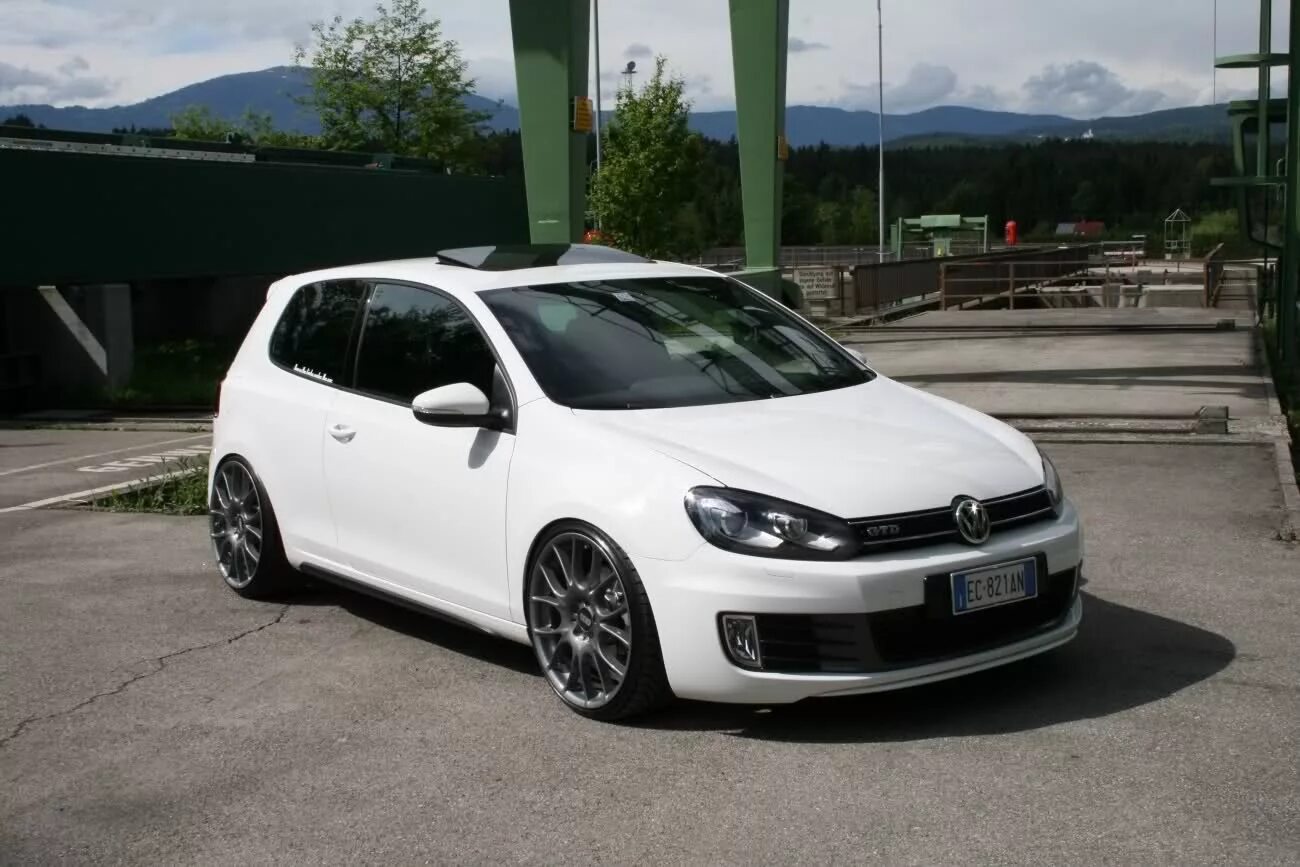 № 19 Новым дискам - новая резина! Шины ZETA Alventi 215/40 R18 - Volkswagen Golf