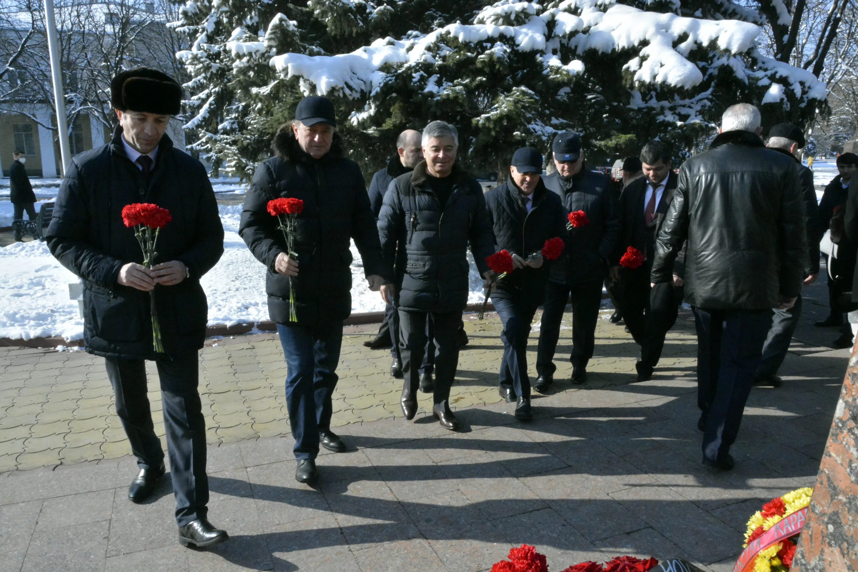 Хубиев черкесск. Хубиев председатель КЧР. Почтим память.