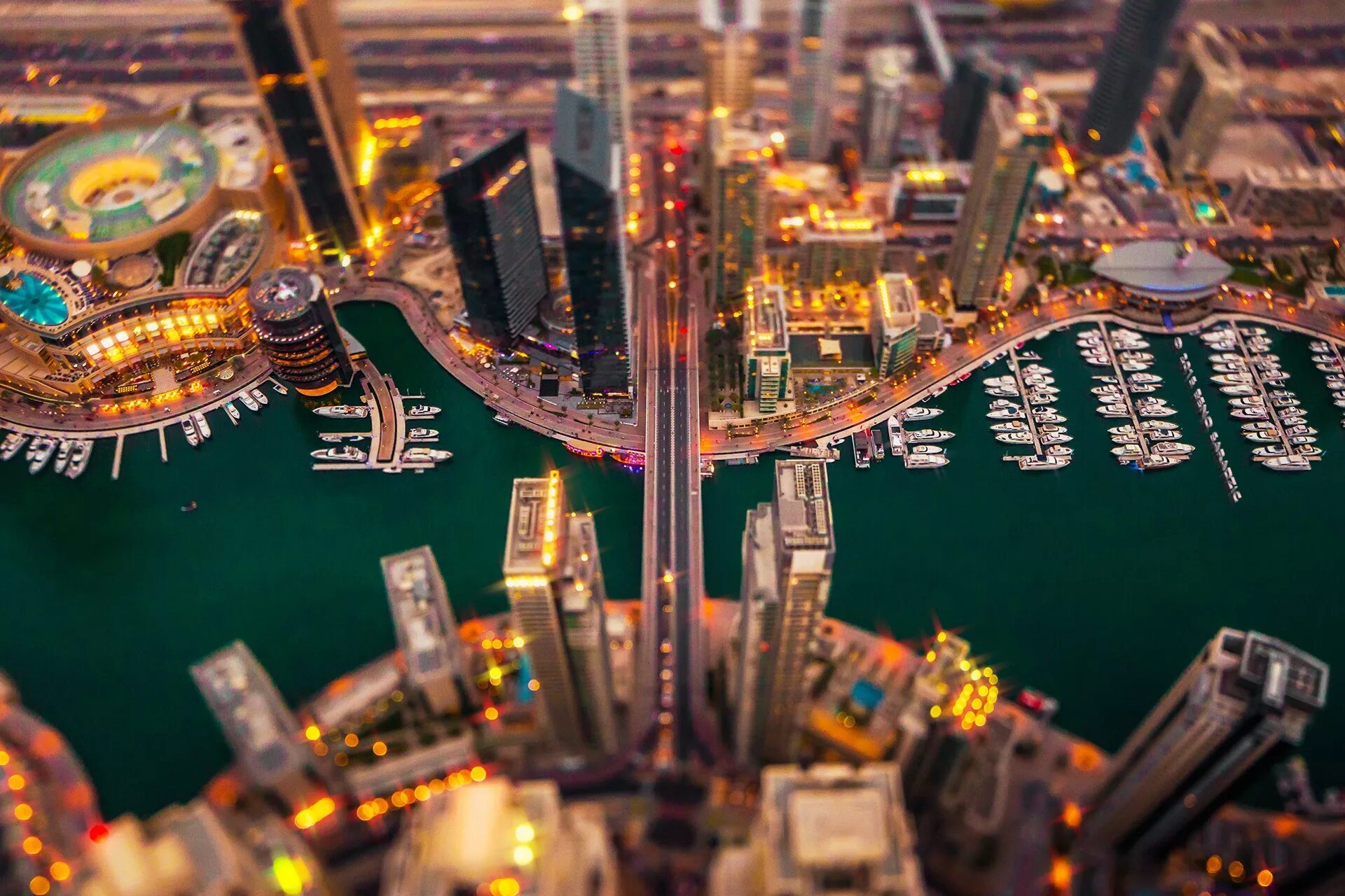 Дубай сверху. Дубай сверху тилт шифт. Dubai Marina сверху.