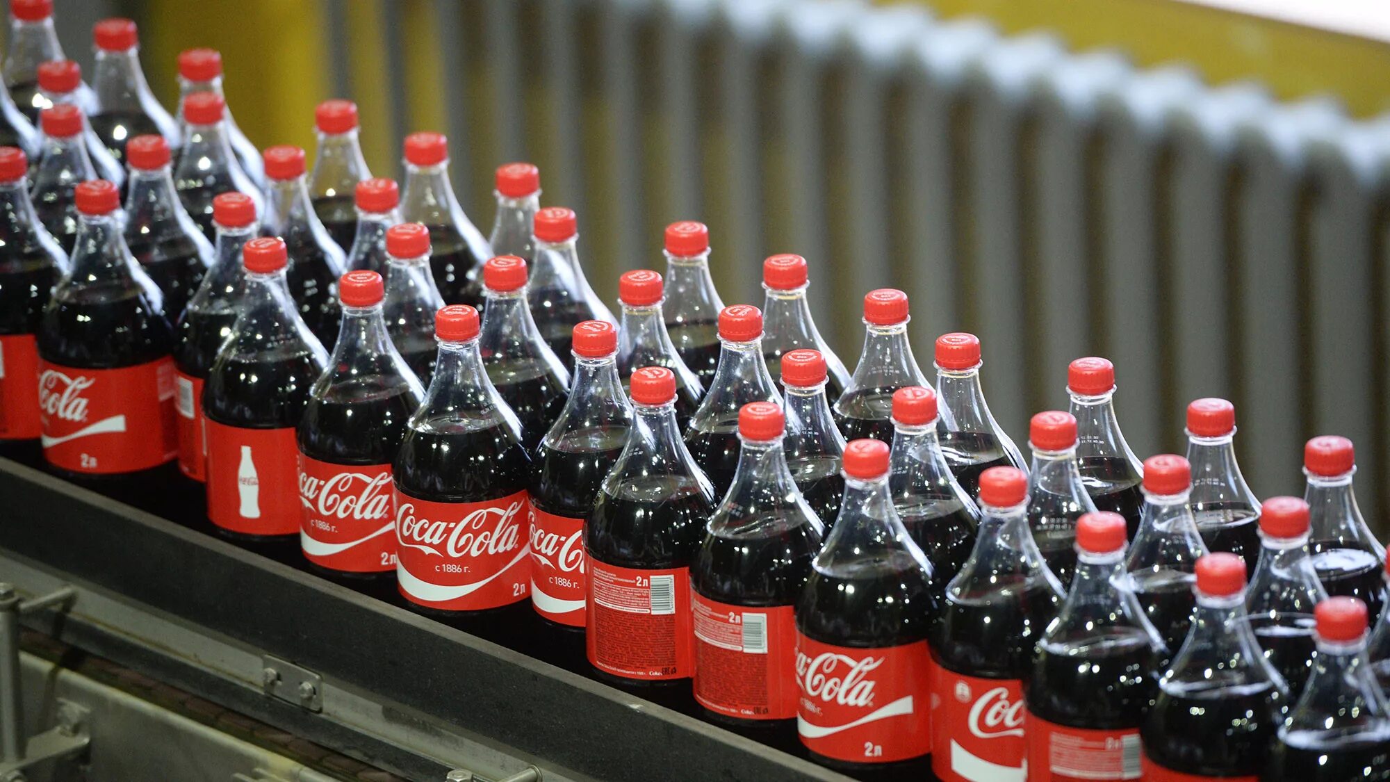 В coca cola нашли. Завод кока-кола узбекистан. ереван кола. фабрика coca cola uzbekistan. завод кока кола в армении.