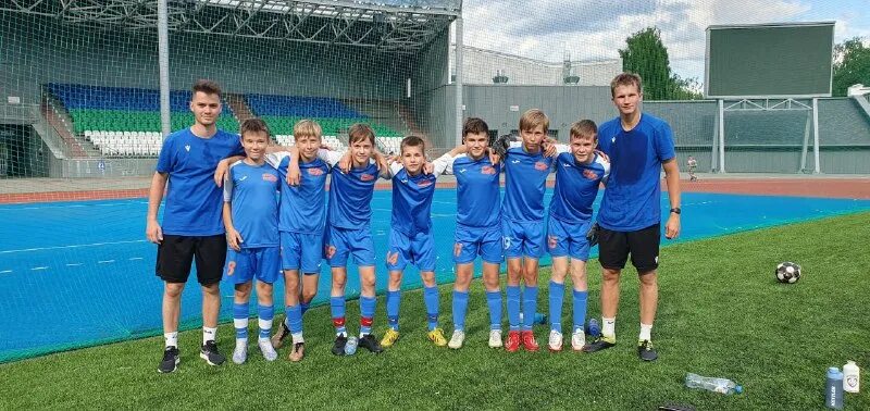 Мини-футбол. Новая генерация. Мини футбол сыктывкар новая генерация. Новая генерация сыктывкар стадион. Мини футбол сыктывкар новая генерация.