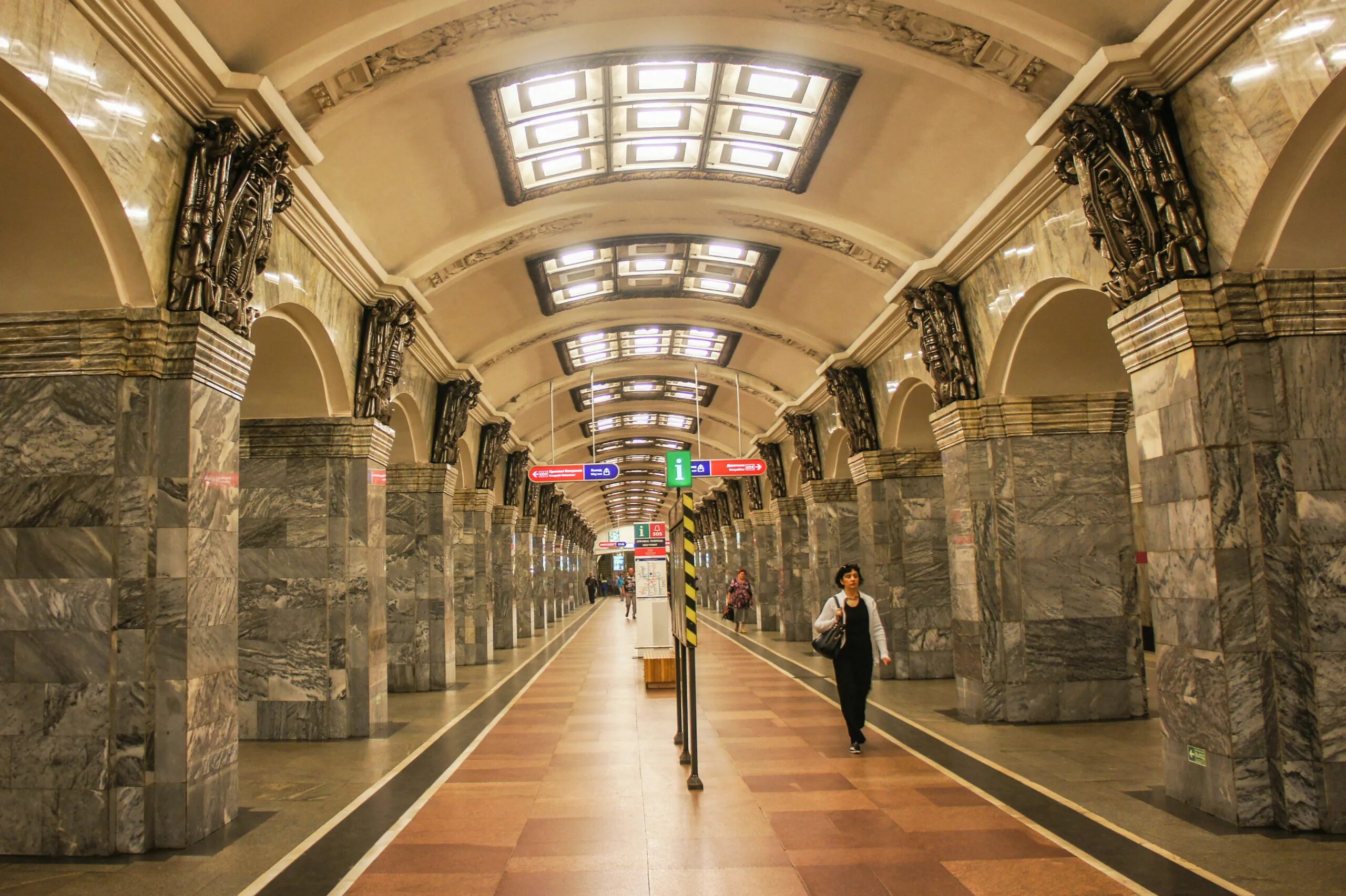 Метро петербург сегодня. Saint petersburg subway. st petersburg metro. автово станция метро. самые красивые станции метро санкт-петербурга.