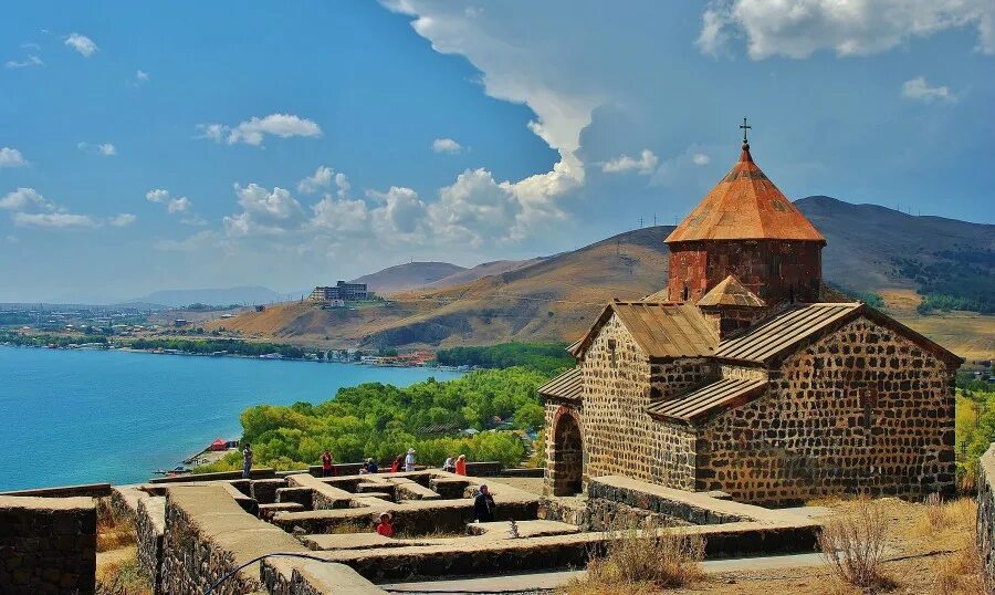 Храм Гарни, монастырь Гегард и озеро Севан за один день (Ереван), 8 часов