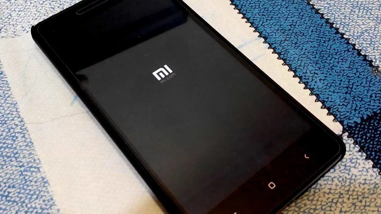 Что делать если телефон redmi не включается. Экран включения ксяоми. Xiaomi не включается. Смартфон не загружается. Завис Xiaomi.