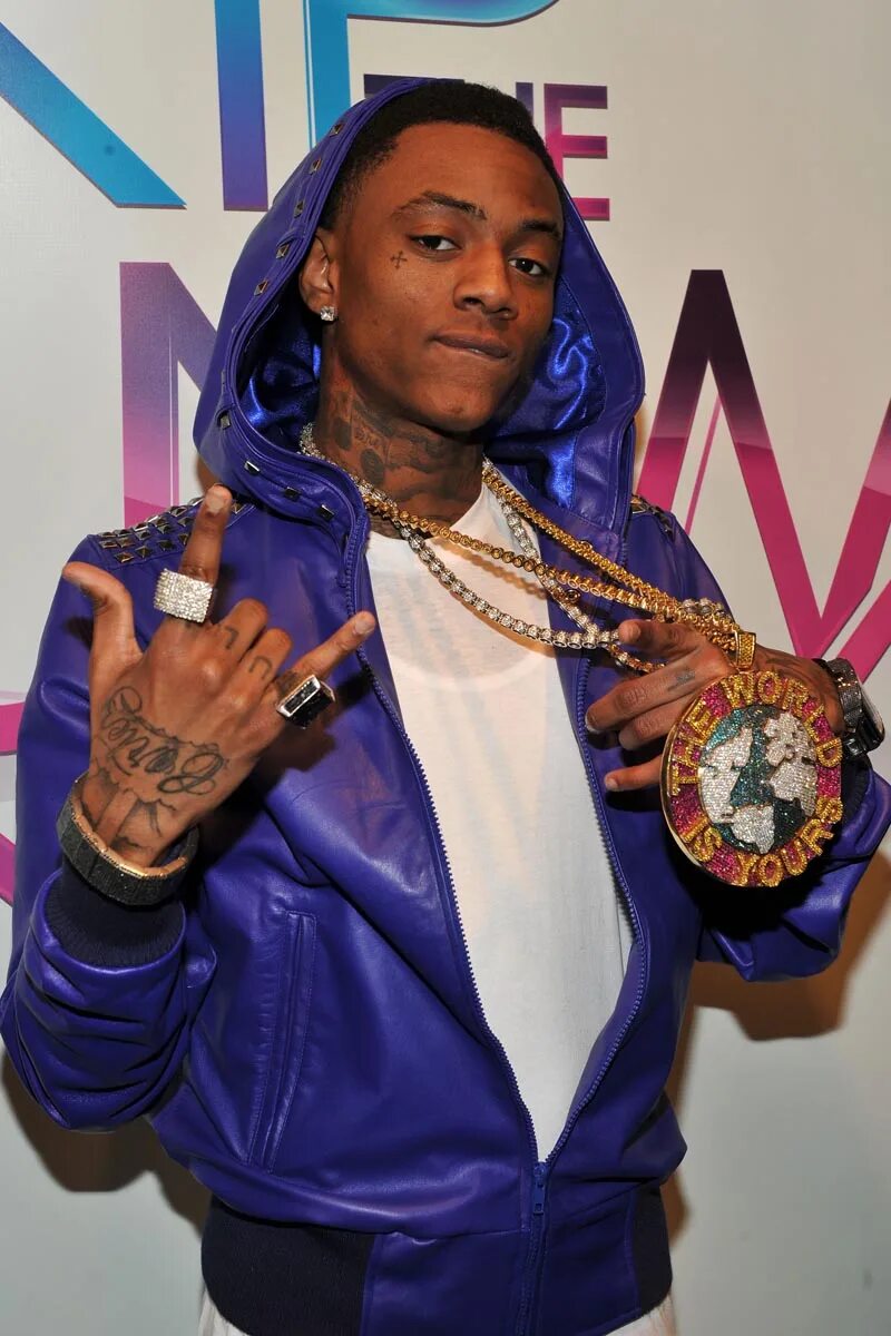 Soulja boy 2022. Соуджа бой. Soulja boy tell'em crank that. Soulja boy рэпер в 2008. Soulja boy в полный рост.