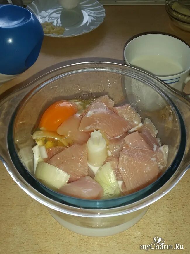 Горячий бутерброд в микроволновке с колбасой. Горячий микроволновке колбасой. Бутерброд с колбасой и сыром в микроволновке. Бутеры в микроволновке. Горячий бутерброд с колбасой и сыром.