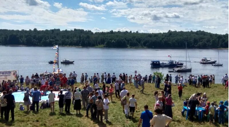 Хопылево фестиваль Ушаков. Хопылево Рыбинск. Хопылево храм Богоявления на острову. Ушаковский фестиваль.