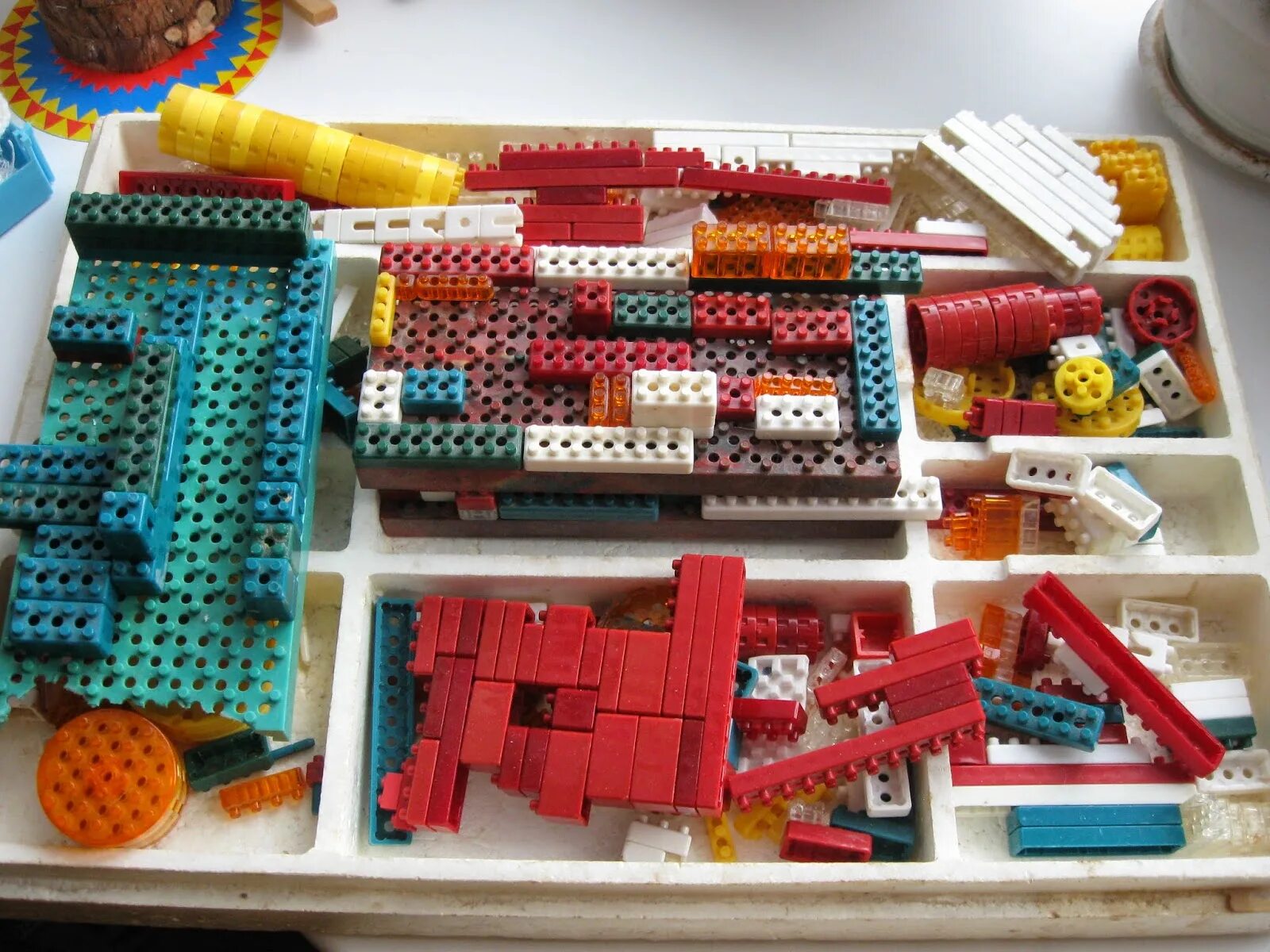 советский пластиковый конструктор. советский детский конструктор. конструктор ссср. металлический конструктор 80-х. советские металлические конструкторы для детей.