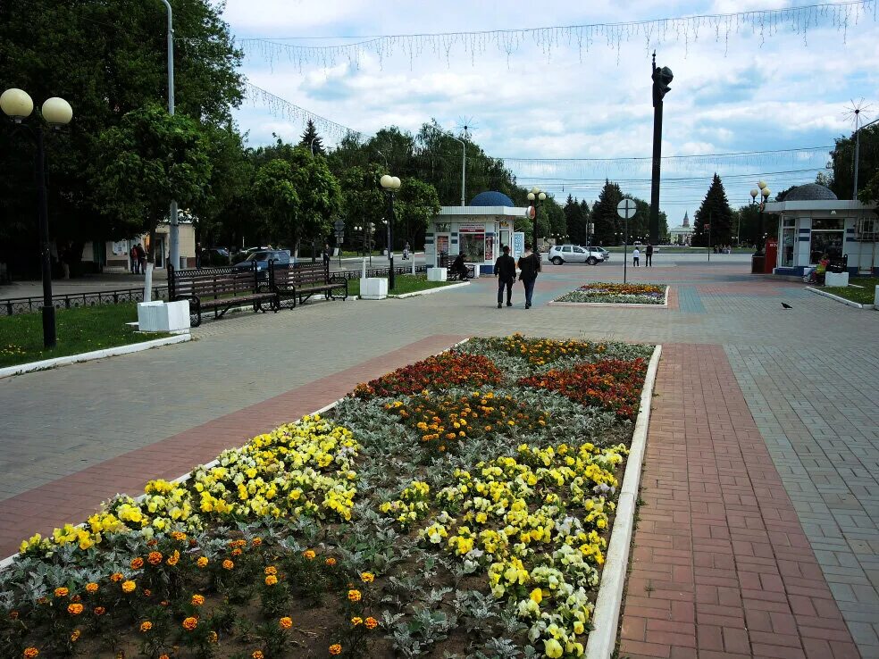Достопримечательности йошкар-олы бульвар чавайна. Бульвар чавайна 25 йошкар-ола. Бульвар чавайна йошкар-ола. Бульвар чавайна в йошкар-оле. Памятник на бульваре победы йошкар ола.