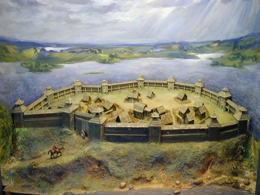 Киевский детинец ix век реконструкция. Браславский замок. Городище дьяковской культуры. Древнеславянские городища. Семилукское городище воронежская область.