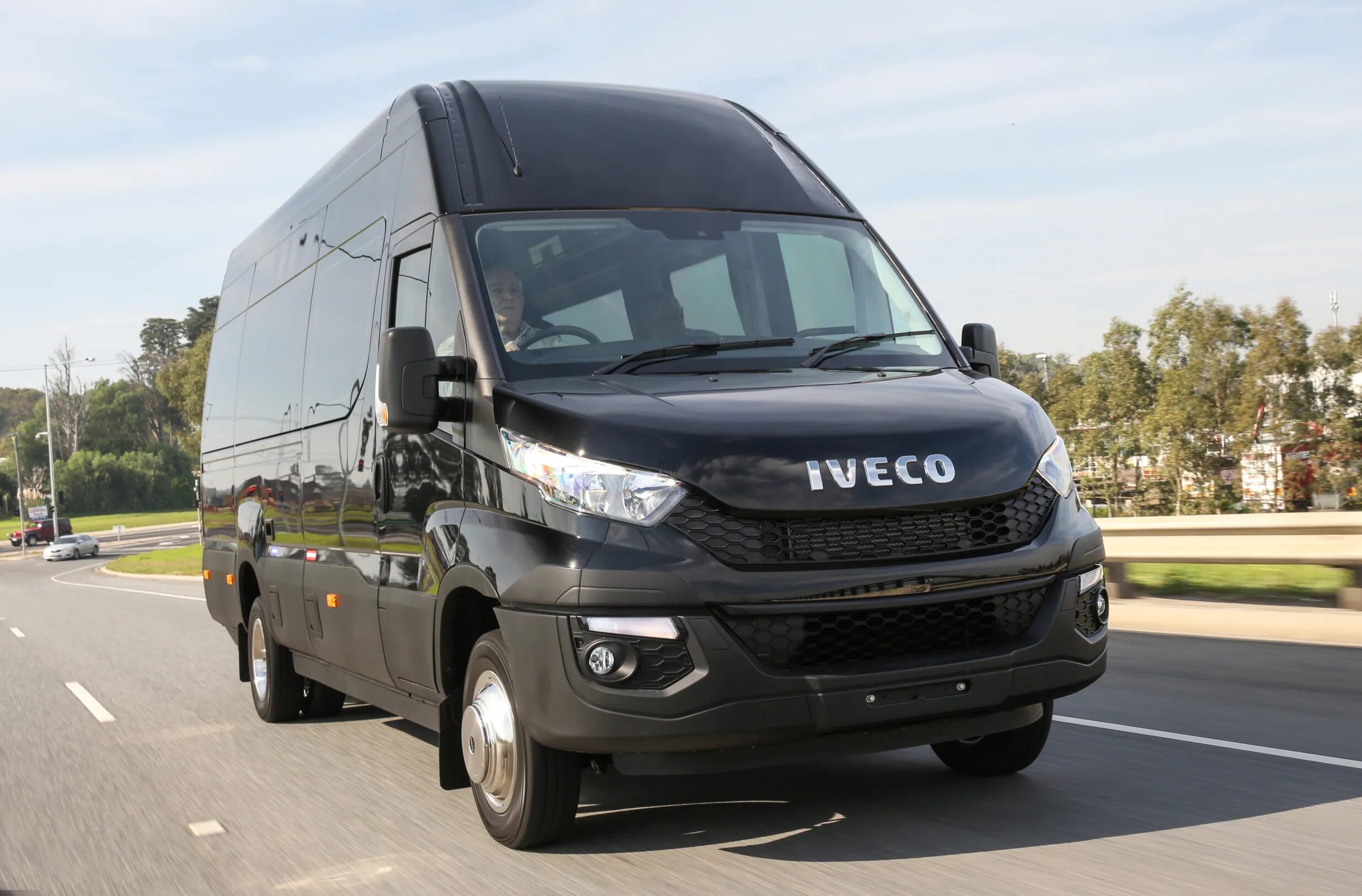 Iveco Daily микроавтобус. Новый микроавтобус Ивеко Дейли. Iveco Daily 50c16. Ивеко Дейли микроавтобус 2006. Купить ивеко дейли автобус бу