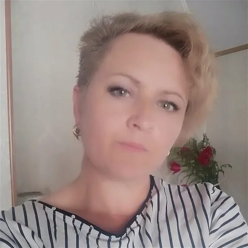 30. Электронные часы 10:00. 30. 30. 07 1976.