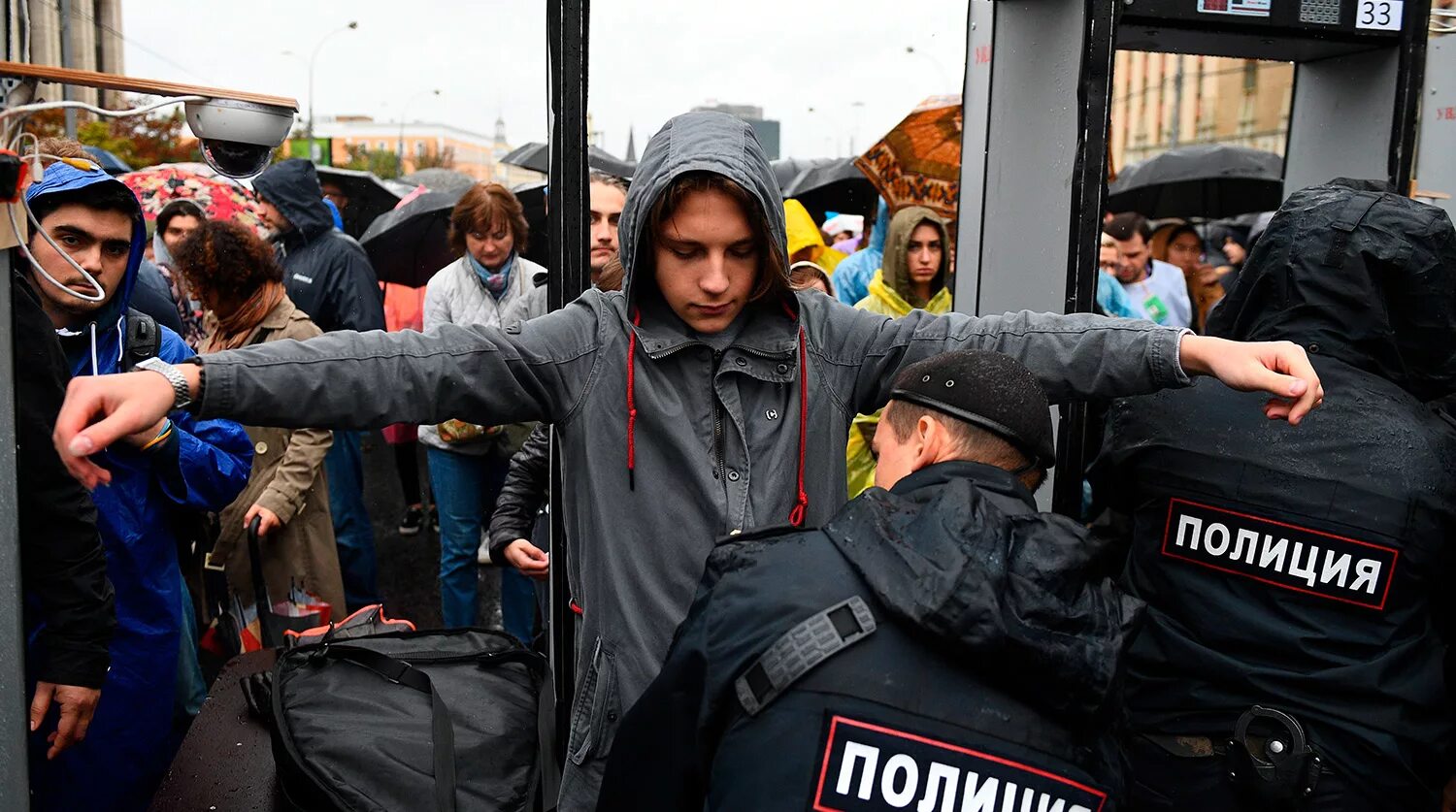 Митинг как называется. Протесты в Москве 2019 Сахарова. Митинг на проспекте Сахарова 2019. Митингующие в Москве. Митинг 10 августа 2019 в Москве.