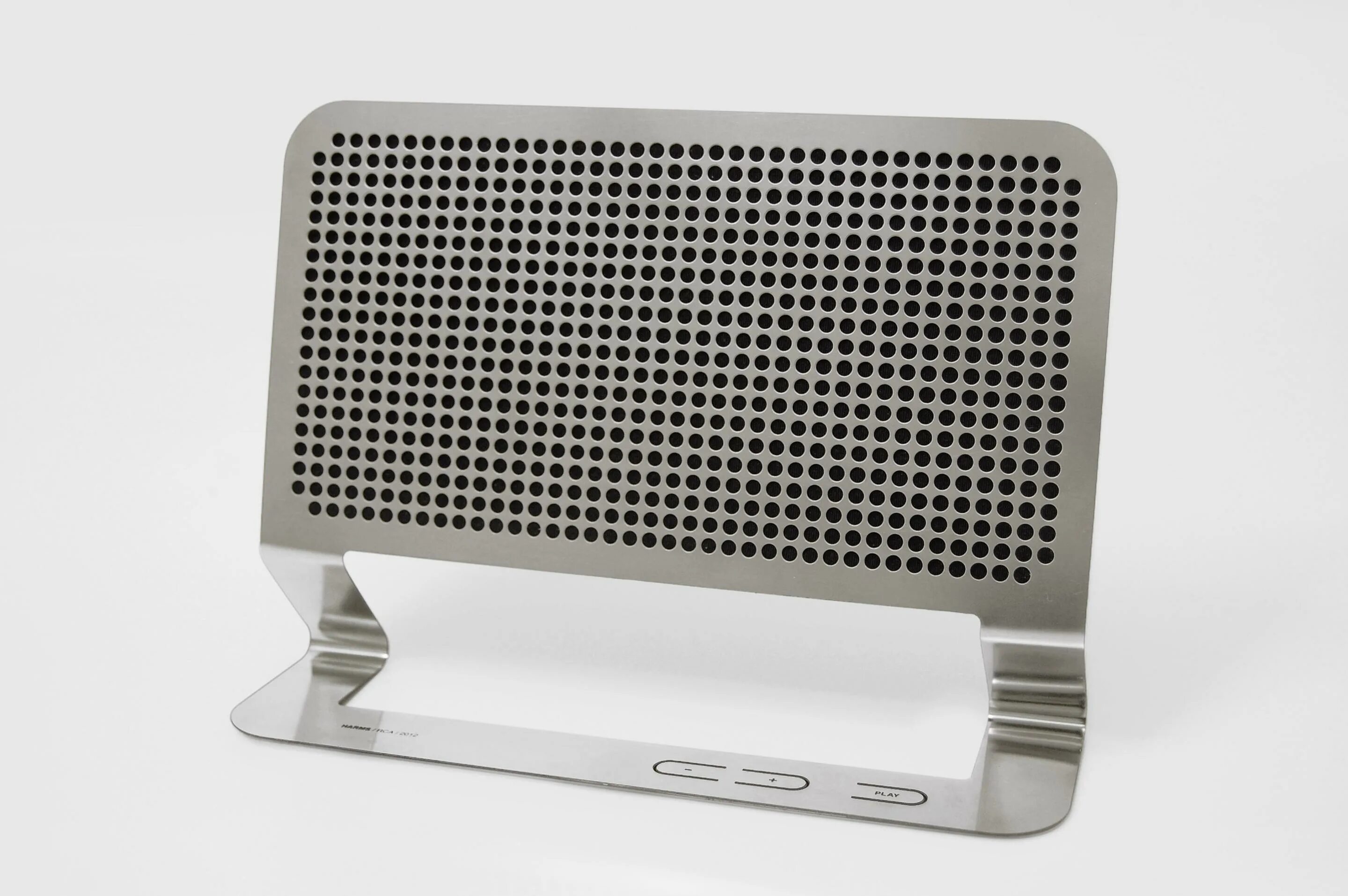 Flat speaker
