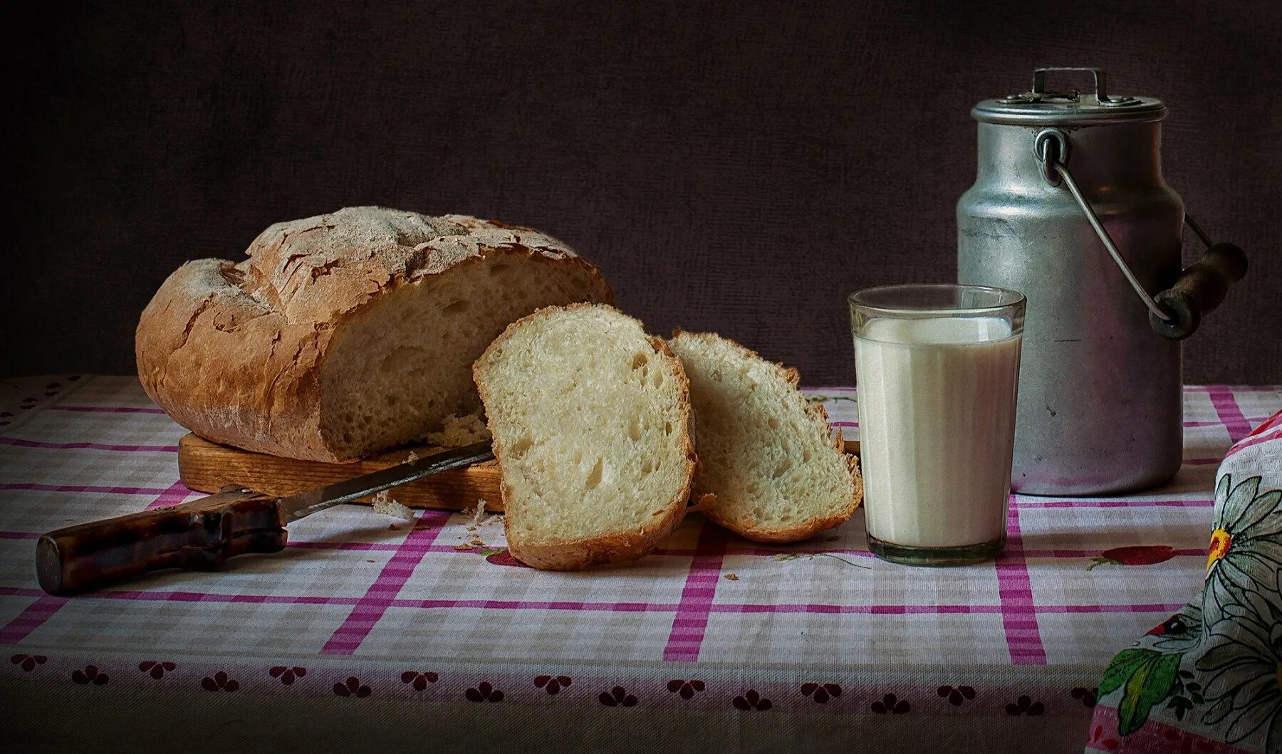 Натюрморт с хлебом. Натюрморт с хлебом и молоком. Натюрморт из хлеба. Хлеб и молоко. Куда девать хлеб после 40 дней