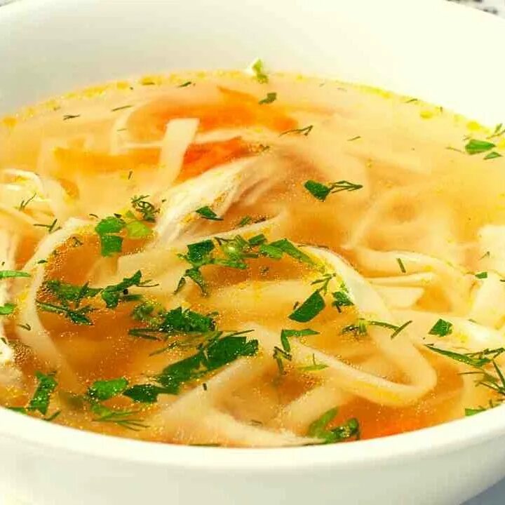 Лапша без курицы. Куриный с капеллини суп. Куриная лапша. Суп лапша. Суп-лапша с курицей.