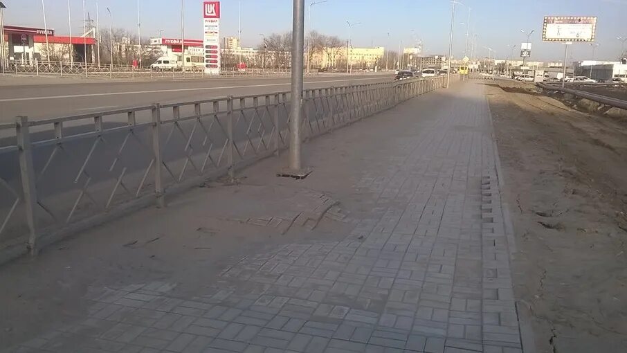 Пешеходные переходы вблизи образовательных учреждений. Ремонт тротуара по ул. Пешеходная 27. Нерегулируемый пешеход. Пешеходная дорожка.