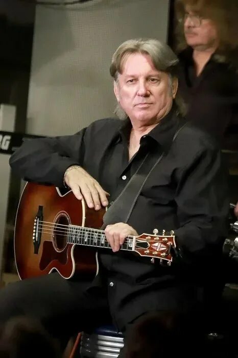 Лоза певец. Лоза в молодости. Песня про лозу. Песня про лозу. Песни 80х видеоклипы русские.