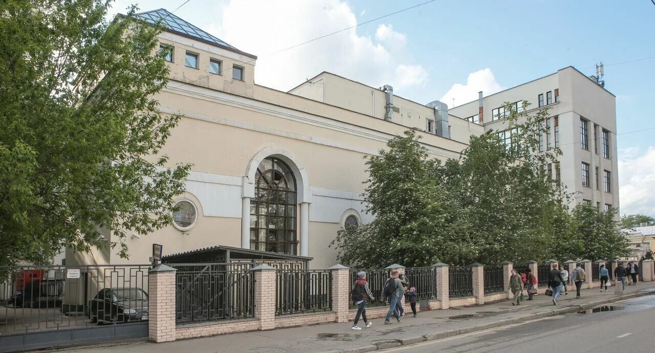 Нитка большая ордынка. Квартира 44 малая якиманка. Лепнина в интерьере. Елизаветинская гимназия москва большая ордынка. Центр вознесенского, ул.