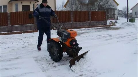 Уборка снега мотоблоком с отвалом