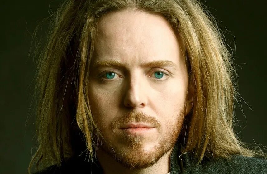 Тим минчин. Тим минчин (tim minchin). виолет минчин. тим минчин монах тук.