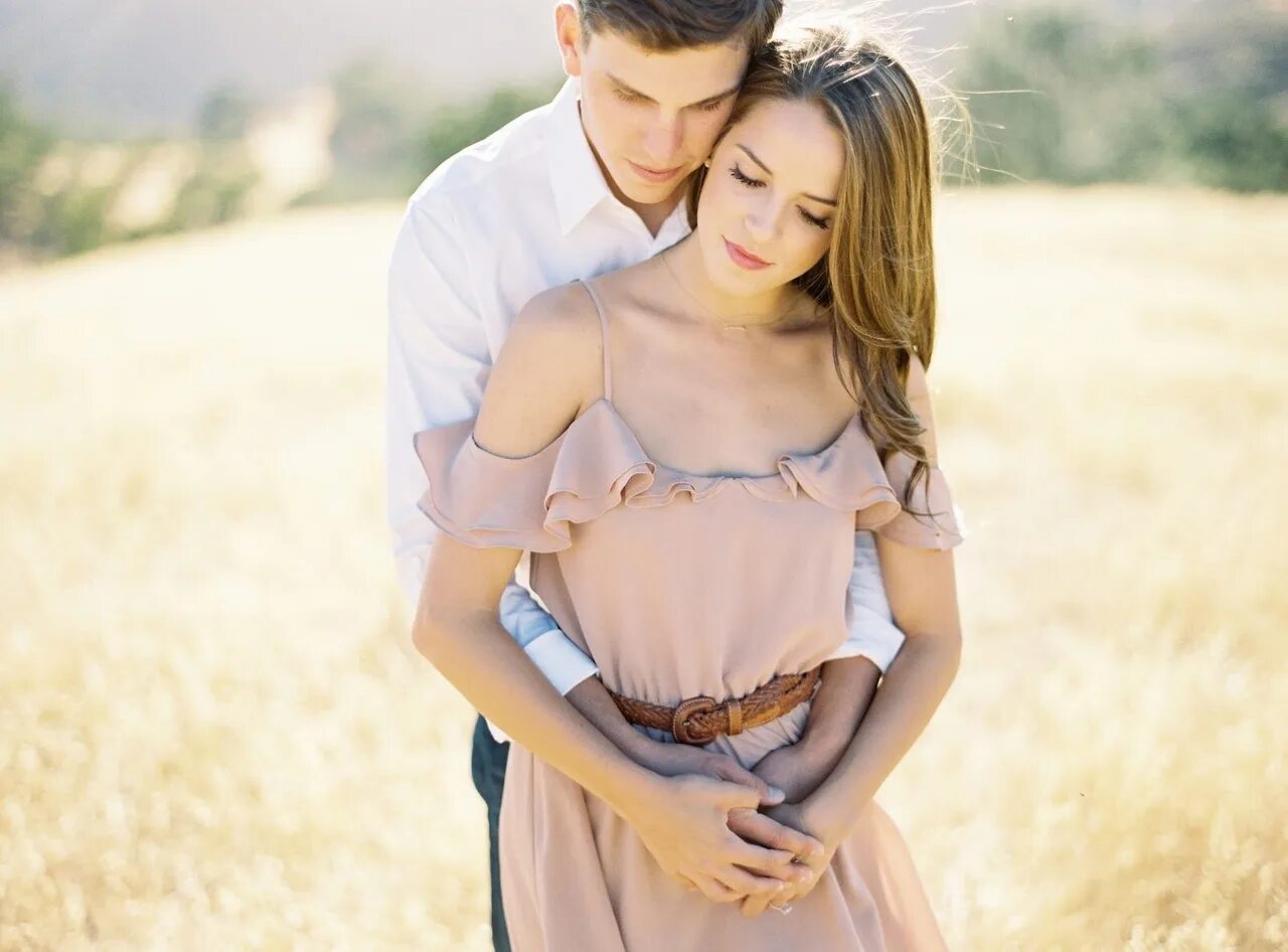 Лав стори стиль. Love story l. Фотосессия влюбленных. Романтическая фотосессия. Фотосессия.