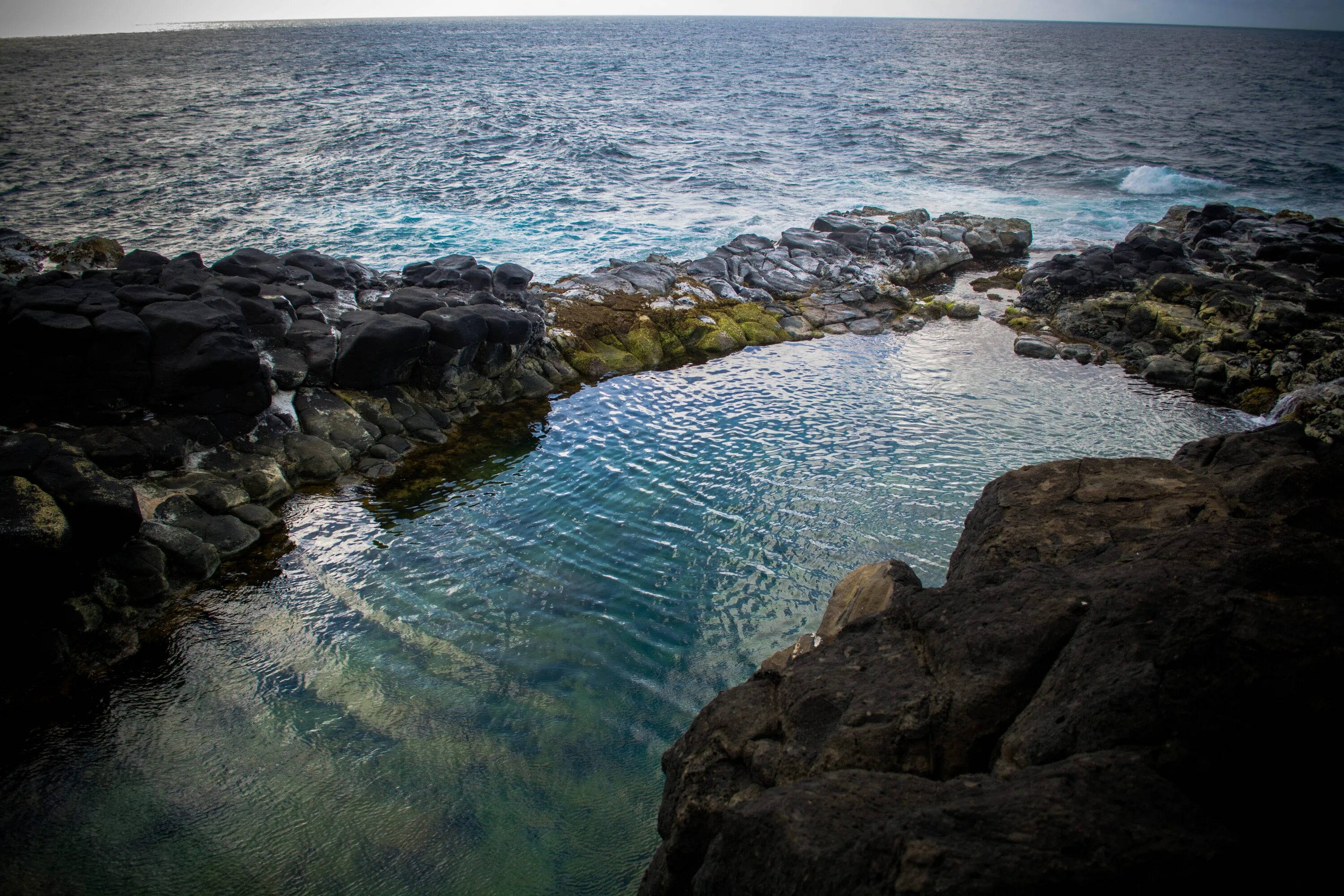 Море прилив. Морской прилив. Отлив океана. Прибрежные воды.