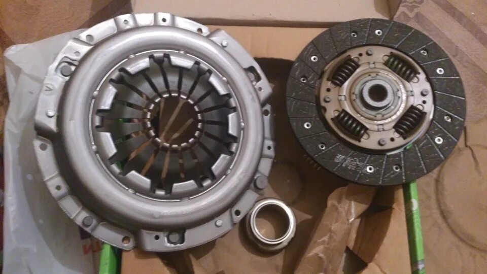 Выжимное сцепление на ланос. Сцепление на шевроле ланос 1. Вилка сцепления шевроле ланос. Сцепление на шевроле ланос 1. 5.