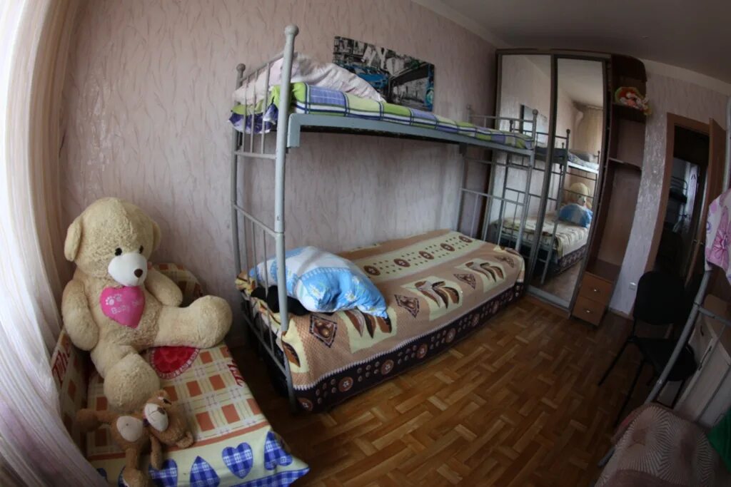 Комнаты койко места. Койко-место в москве. Хостел койко место. Хостел на 200 квадратах. Койко место в комнате.