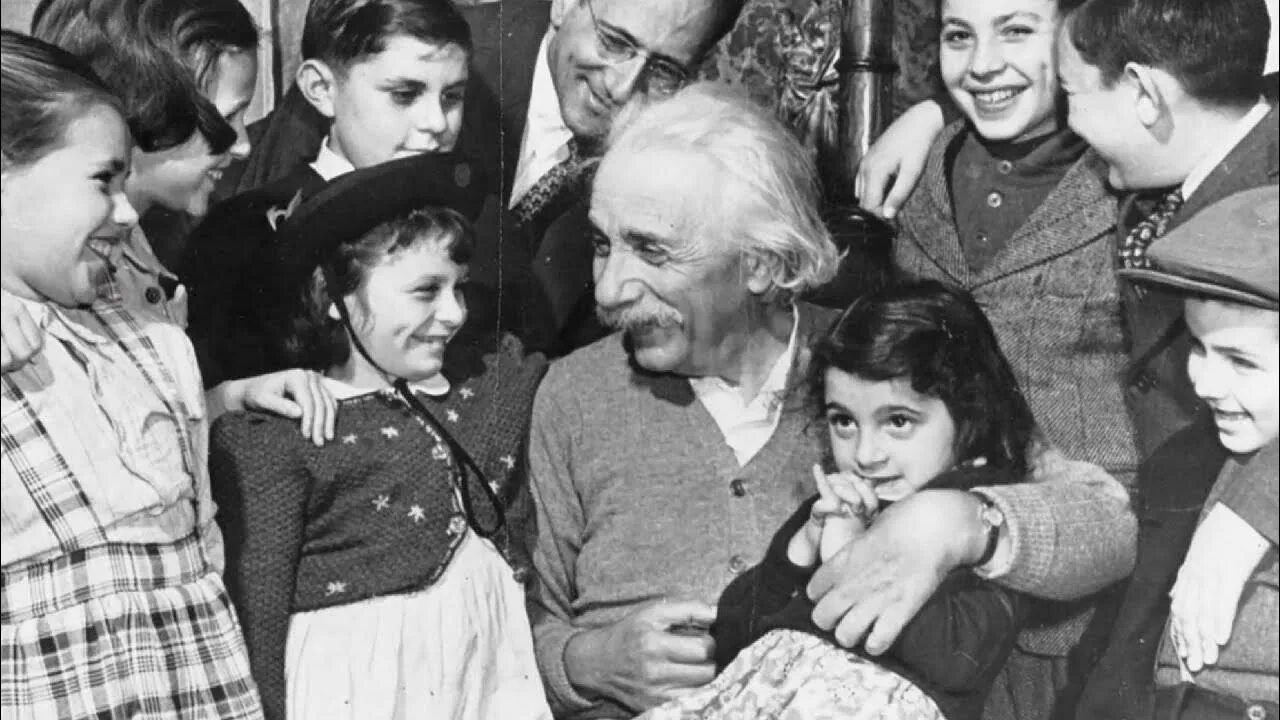 Эйнштейн дети. Эйнштейн дети. Милева марич. Эйнштейн в детстве. Эйнштейн в молодости.