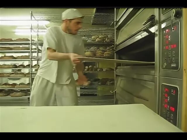 Пекарь в пятерочке