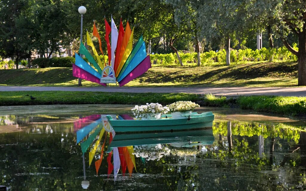 Горсад Томск аттракционы. Томск Горсад ракушки. Томск лето городской сад. Городской парк Томск аттракционы.